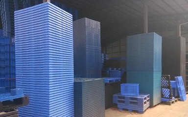 【深圳厂家促销批发川字型塑料托盘 川字型卡板 垫仓板 量大从优】价格,厂家,图片,塑胶托盘,深圳市宏锐达实业-